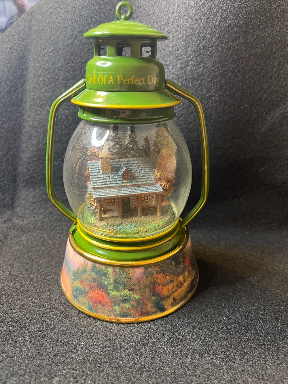 Thomas Kinkade! “End of a Perfect Day!”Lantern,Globe, music box!